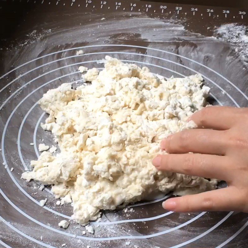 Step 1 Mix the dough for Tangerine buns