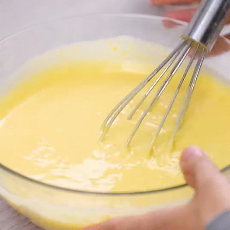 Step 4 Mixing the pumpkin cake batter Coconut crepe roll from pandan leaves and pumpkin