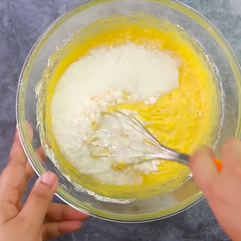 Step 2 Mix the cake batter with mango No-bake mango sponge cake