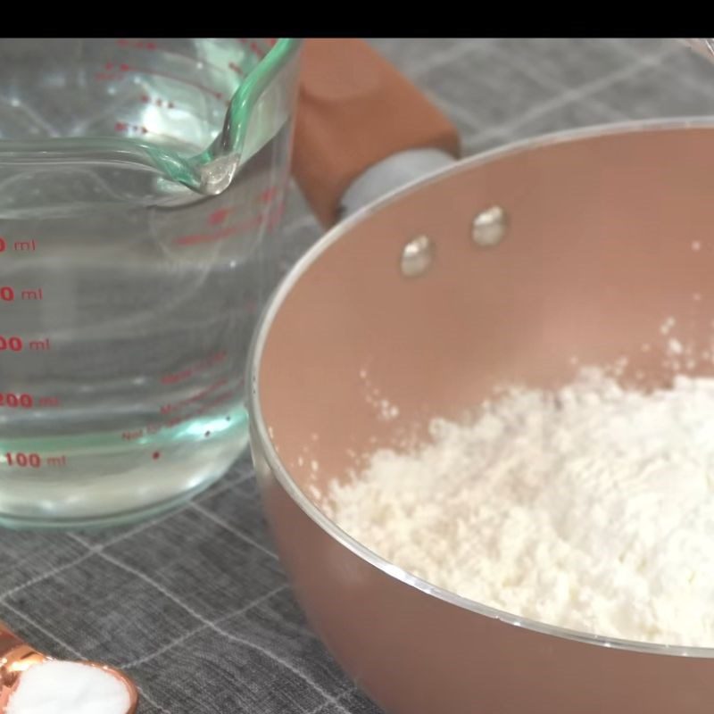 Step 2 Mixing cornstarch for Turkish Delight