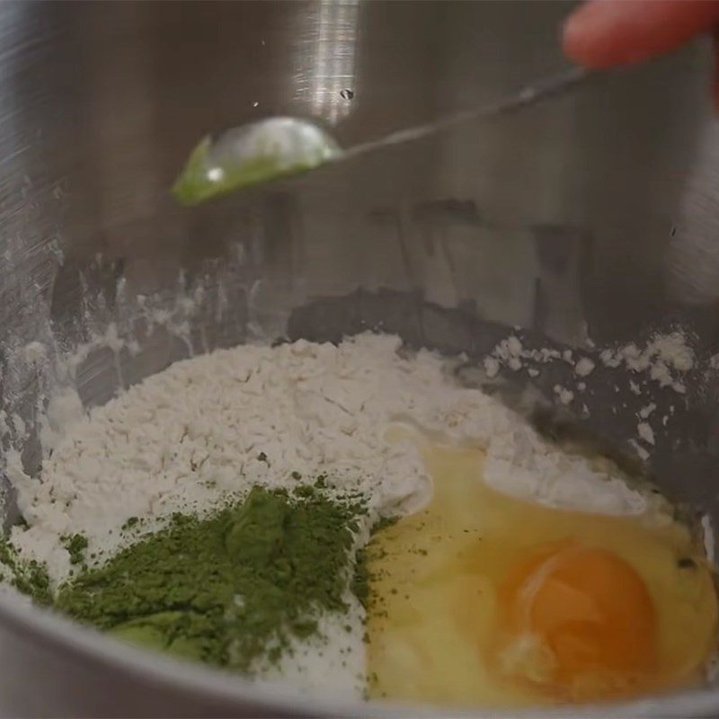 Step 1 Mix flour, matcha, eggs, and milk for Matcha Papparoti