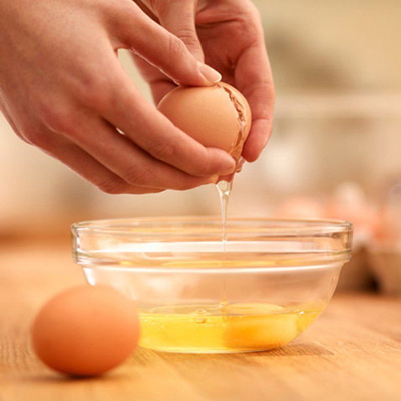 Step 1 Mix the dough and beat the eggs Mixed Toasted Bread