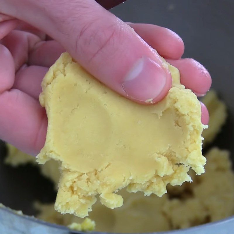 Step 2 Mix the dough and shape the tart crust Plum Tart