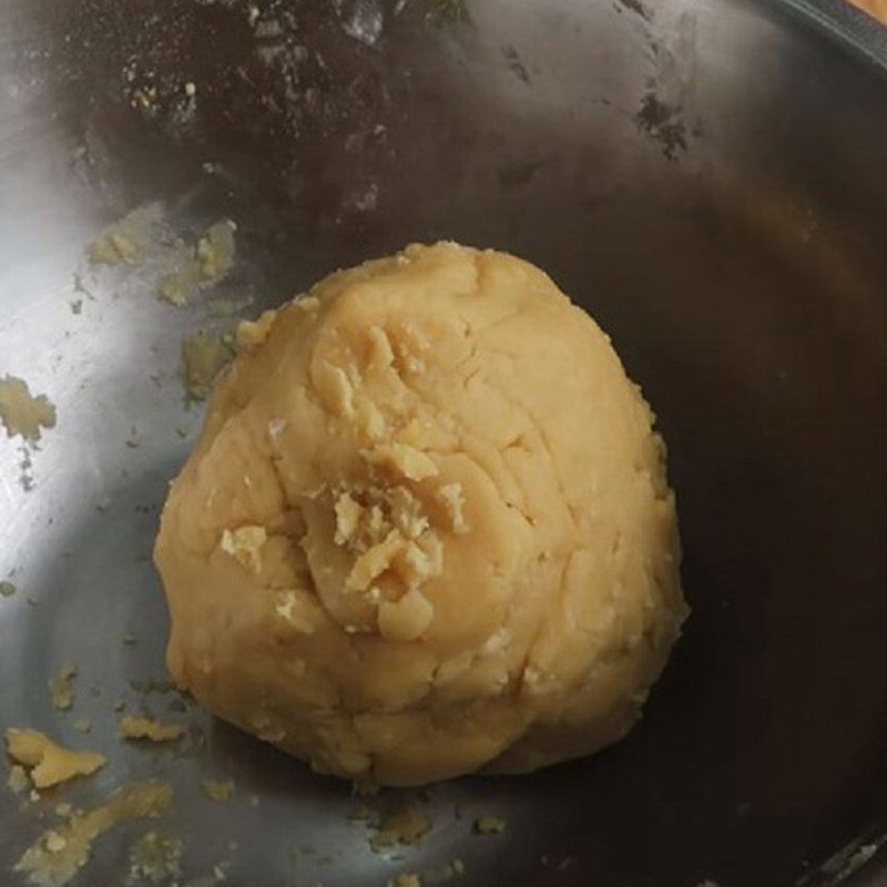 Step 2 Mix the flour with the syrup Mooncake without filling