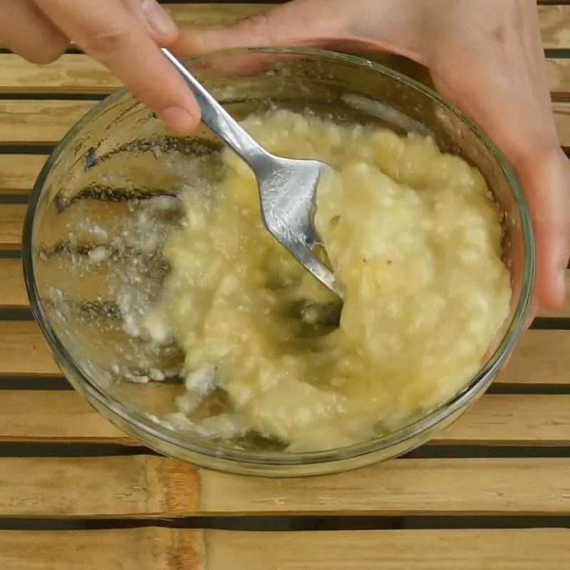 Step 2 Mix bananas with the banana cake flour mixture