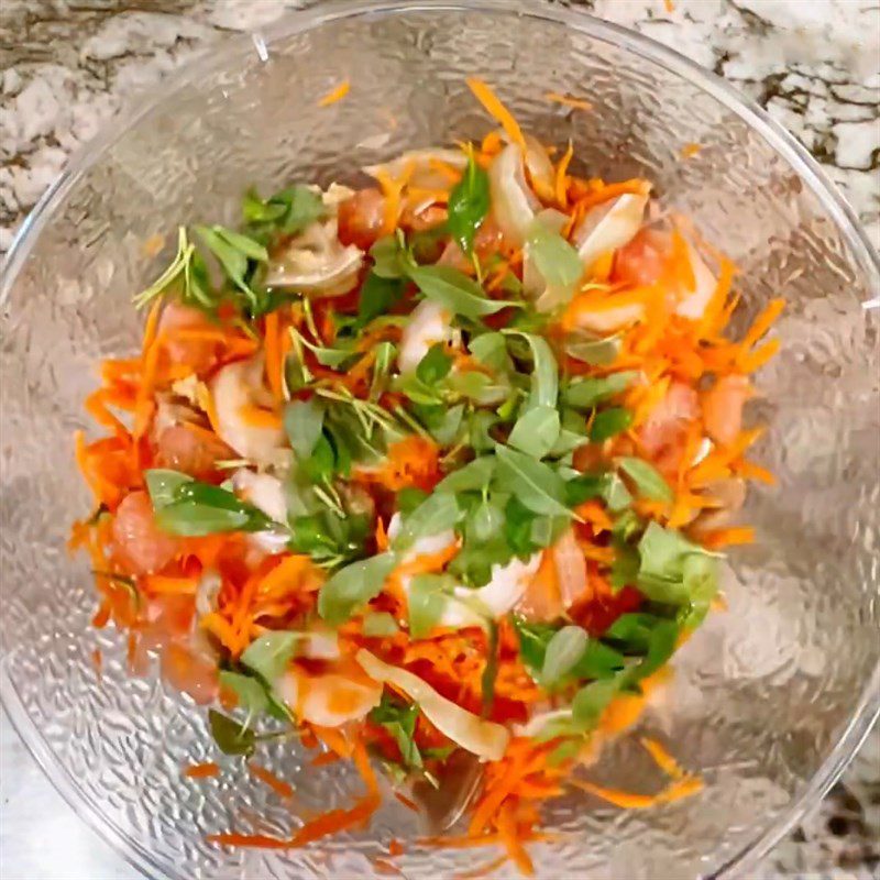 Step 4 Mix the salad for grapefruit salad