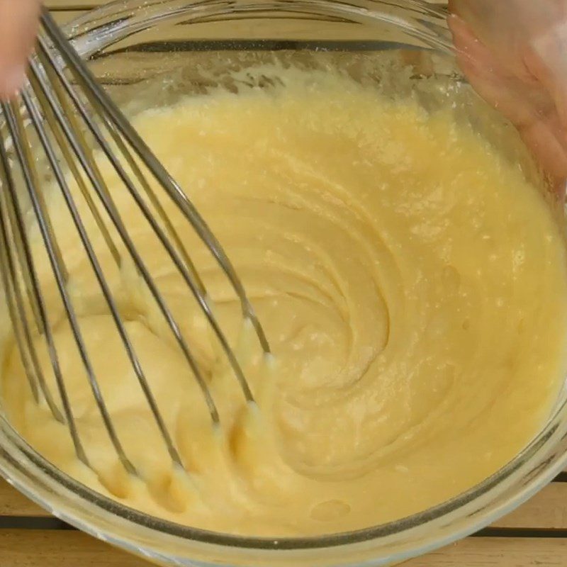 Step 1 Mixing the flour mixture for Banana Cake