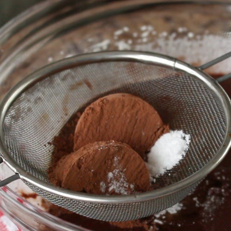 Step 4 Mixing the cake batter for Taiwanese yogurt lemon sponge cake