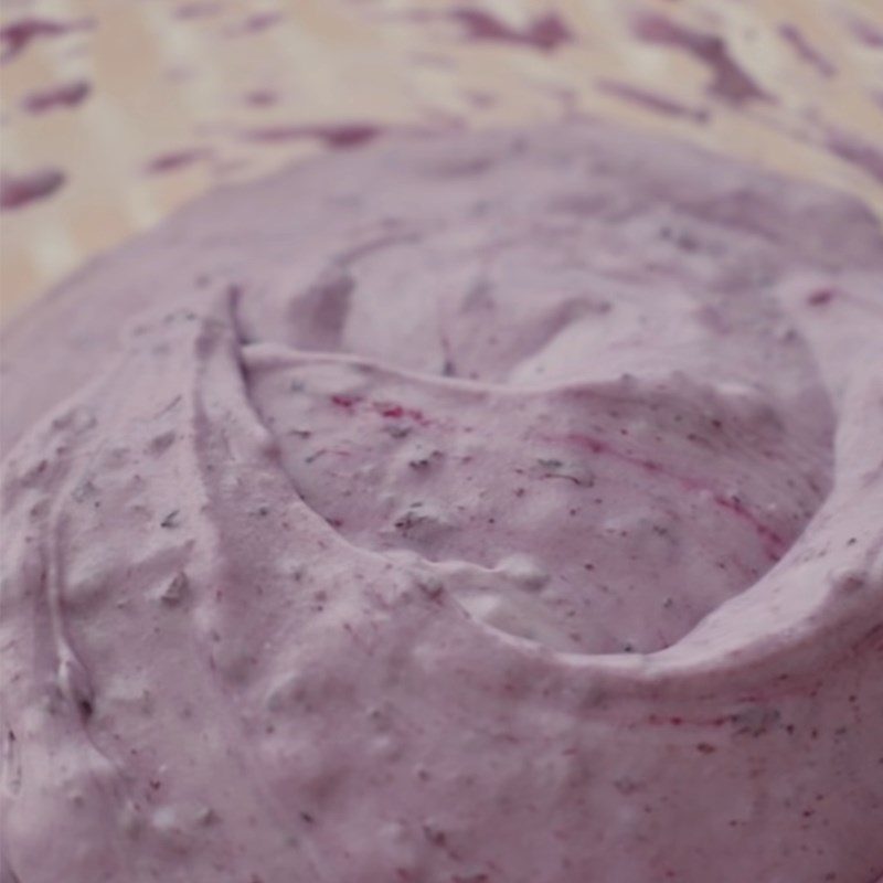 Step 6 Mix the blueberry cream cheese mixture for strawberry blueberry cheesecake