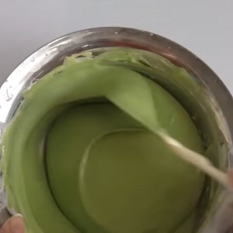 Step 5 Mixing colors Japanese matcha zebra cheese sponge cake