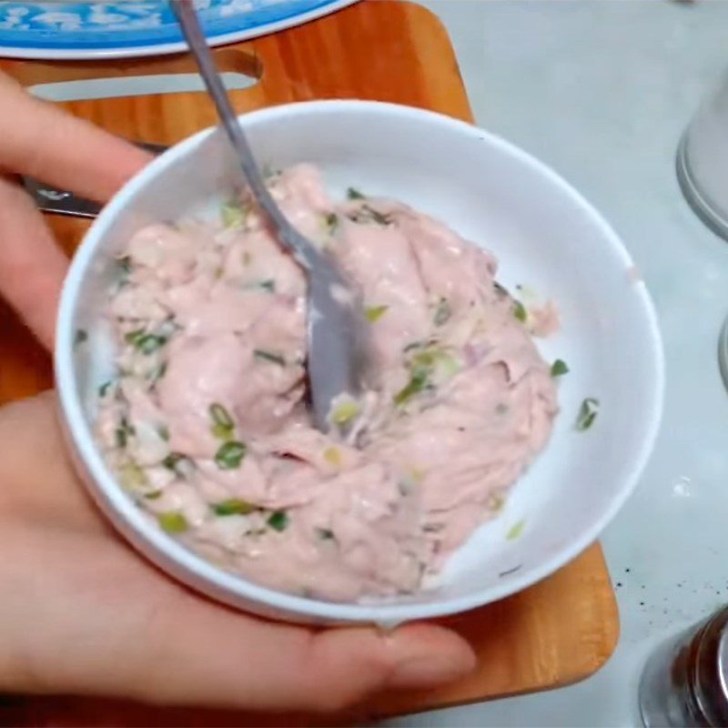 Step 2 Mix the pork balls for Melon Soup with Pork Balls