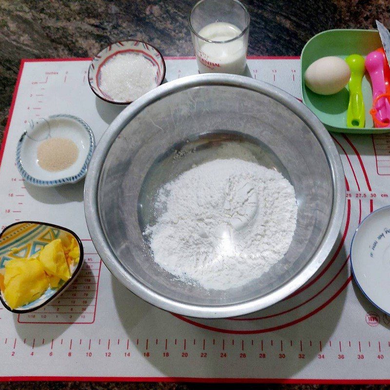 Step 1 Mix and knead the dough for Pork Floss Bread