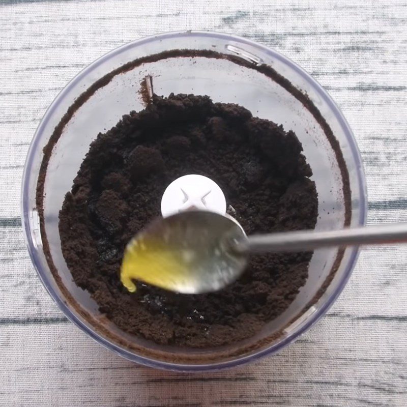 Step 2 Mix the Oreo mooncake crust Oreo Mooncake