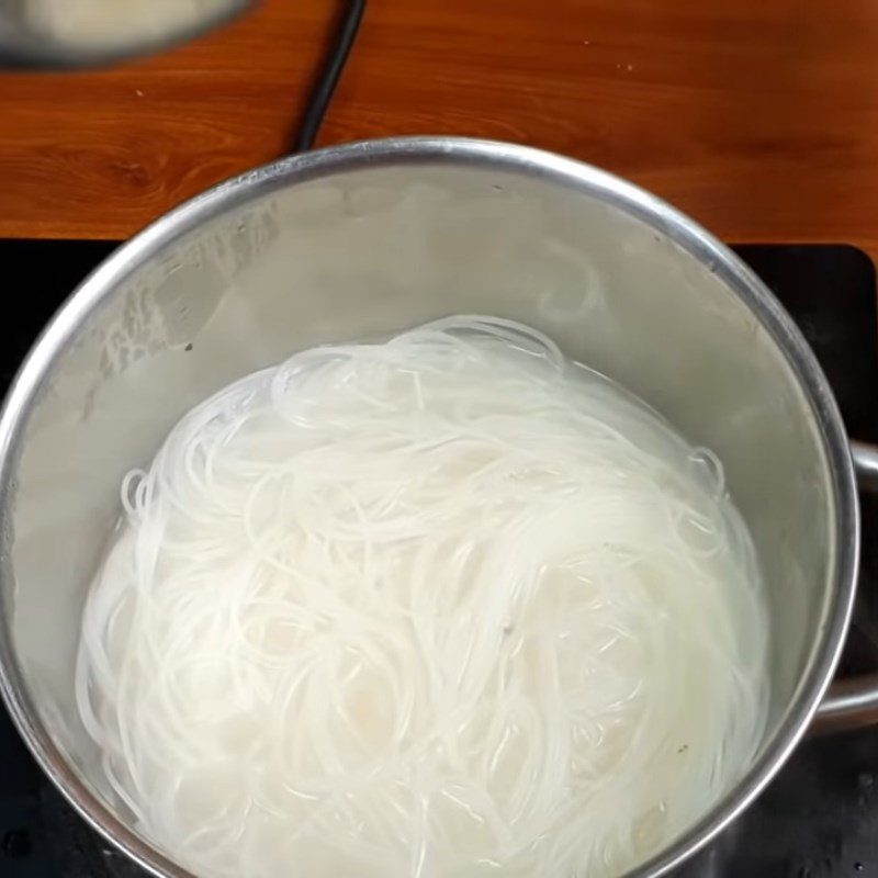 Step 2 Blanching Noodles Stir-Fried Noodles with Eggs