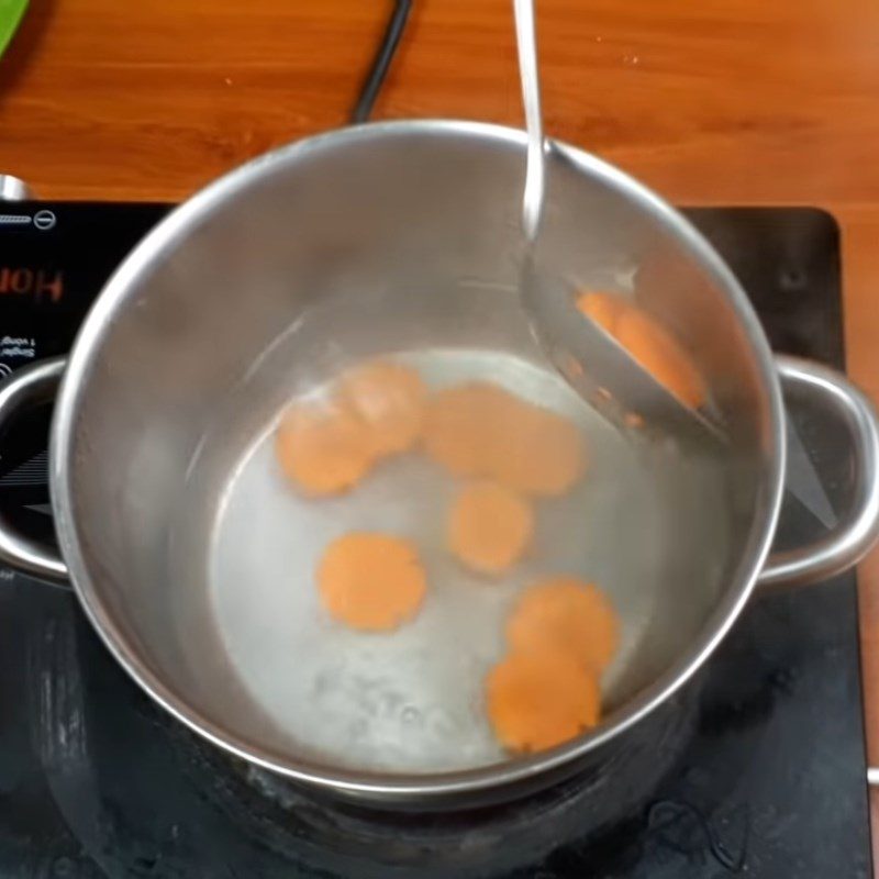 Step 2 Blanching Noodles Stir-Fried Noodles with Eggs