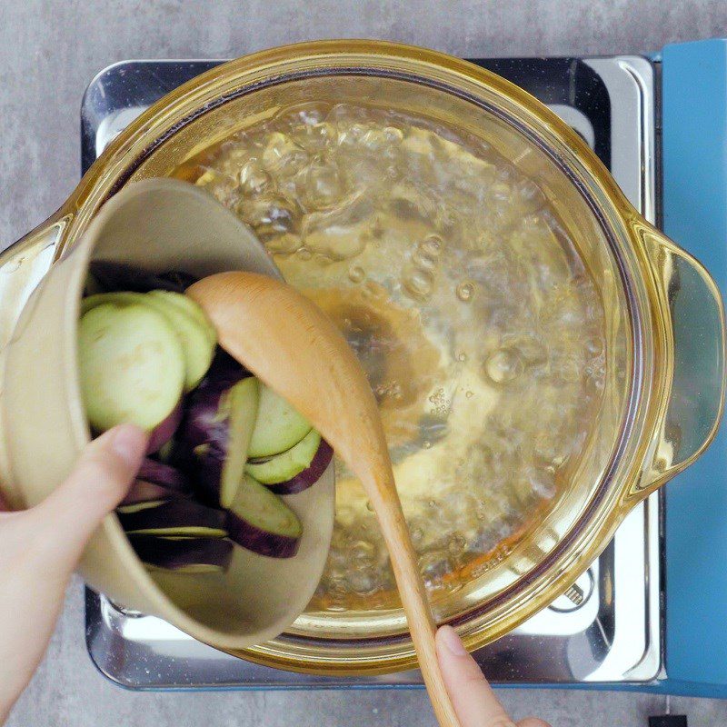 Step 2 Blanch the eggplant for Stir-fried Eggplant with Garlic and Chili