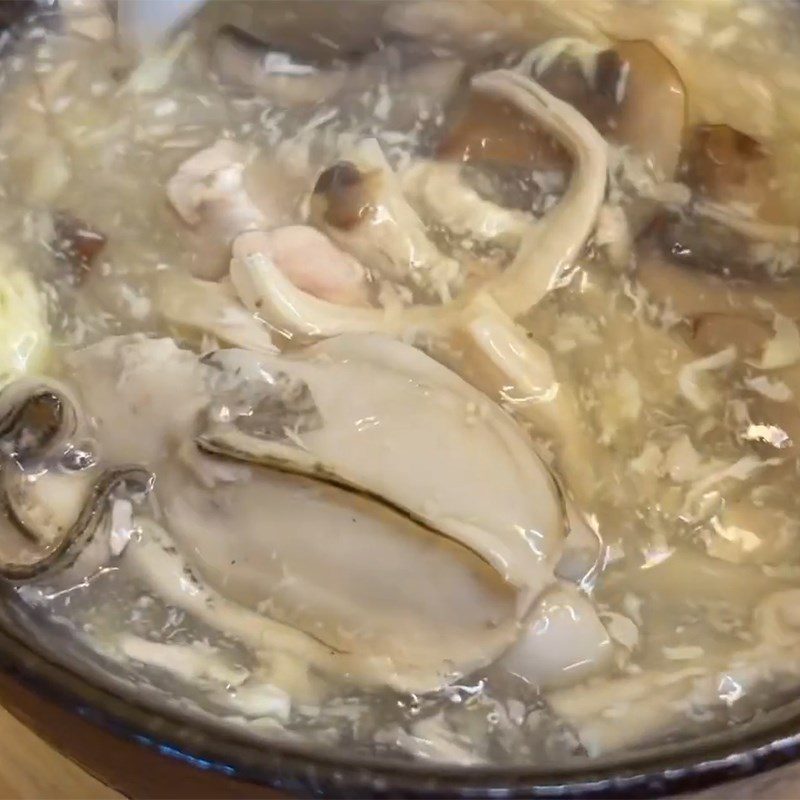 Step 5 Finished product Pig brain soup with oysters