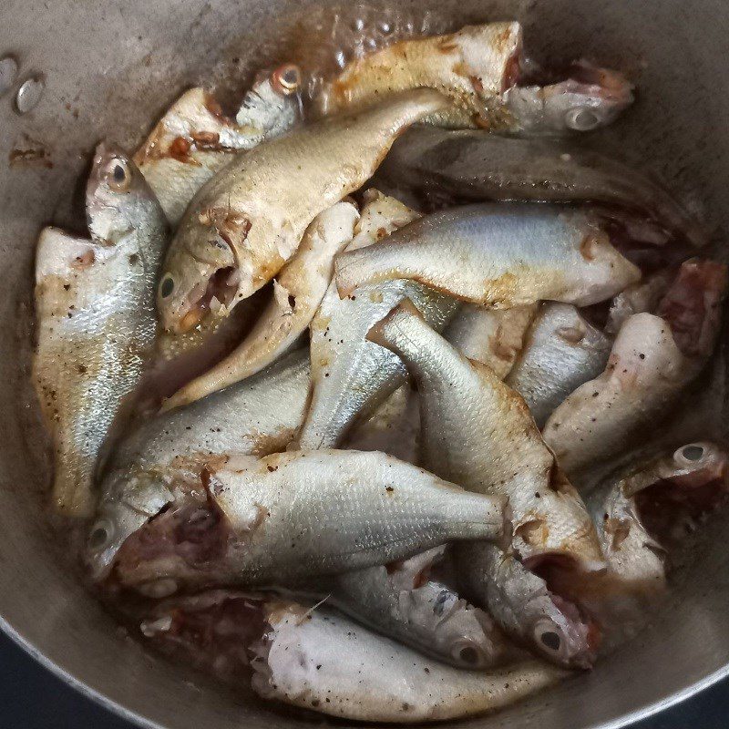 Step 2 Marinating the fish Spicy fish stew