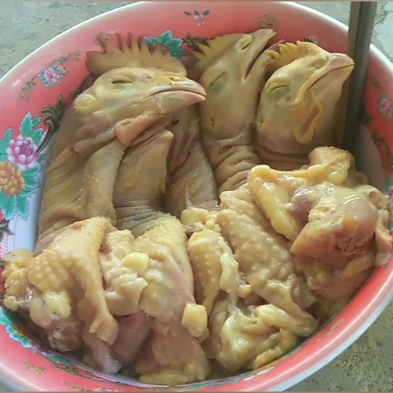 Step 2 Marinate chicken neck Fried five-spice chicken neck using air fryer