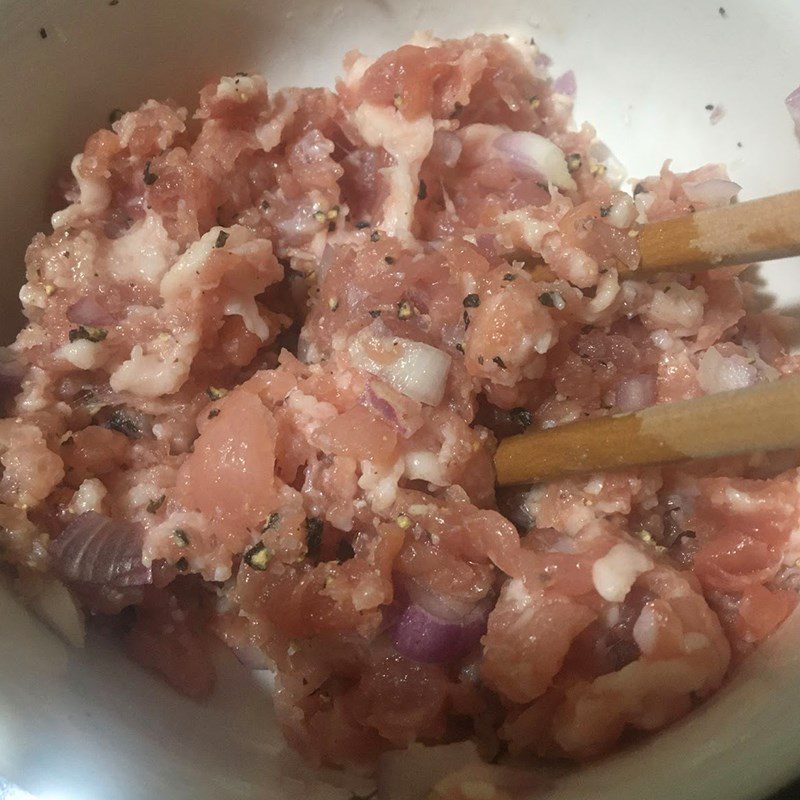 Step 2 Marinate minced meat Eggplant stir-fried with minced meat