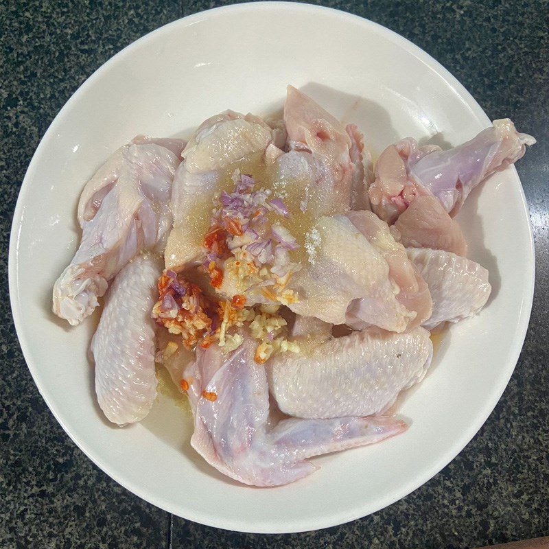 Step 2 Marinate chicken wings Fried chicken wings with fish sauce using an air fryer