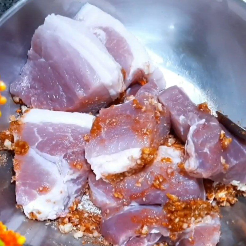 Step 5 Marinate and braise the pork Sticky rice with pandan leaf and braised pork