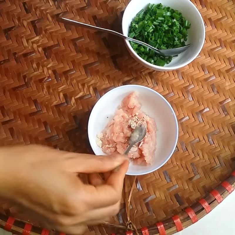 Step 3 Marinate and stir-fry the meat Minced meat porridge with egg