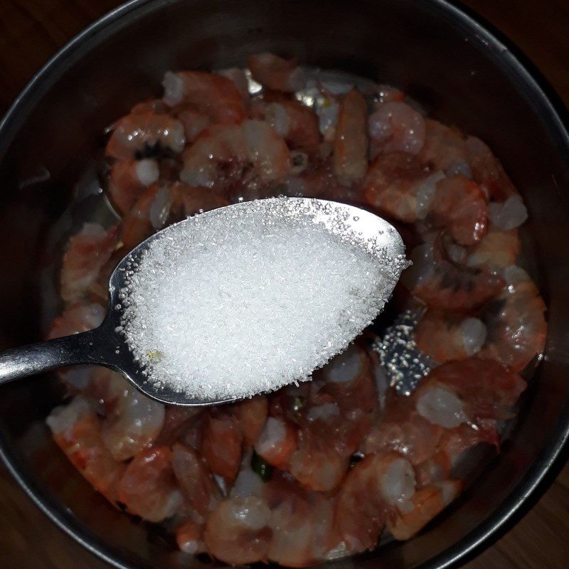 Step 2 Marinate shrimp Sweet and salty shrimp