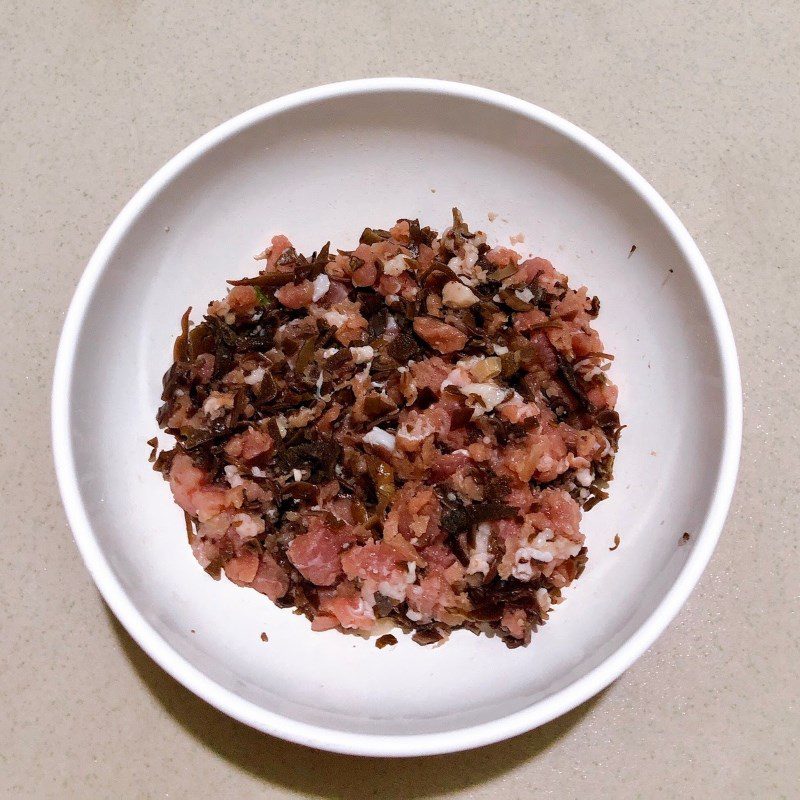 Step 2 Marinate and stir-fry meat Steamed bread with minced meat