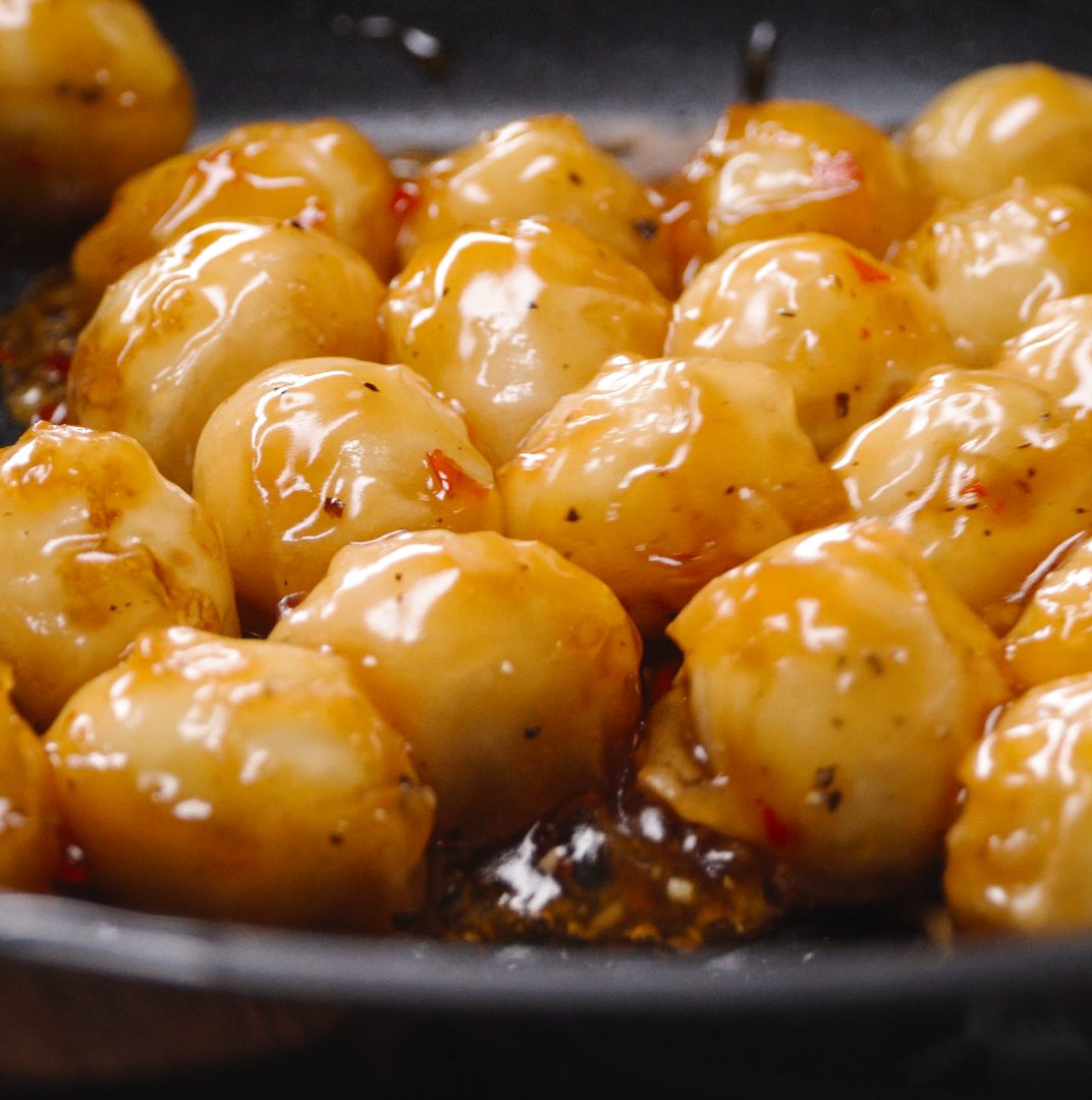 Step 3 Make fish sauce and mix eggs with fried quail eggs fish sauce