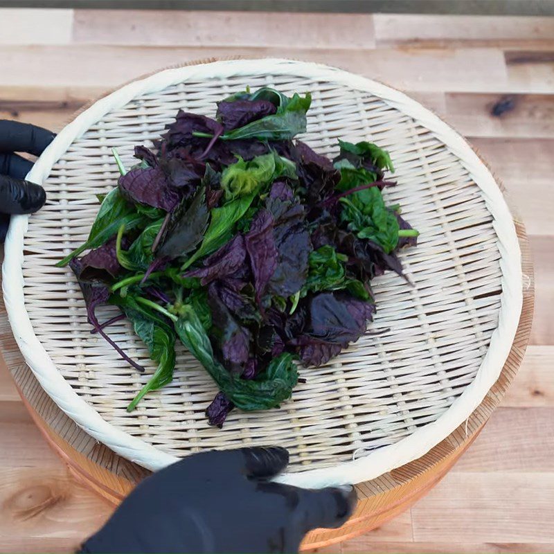 Step 3 Squeezing Perilla Leaves Japanese Apricot - Umaboshi