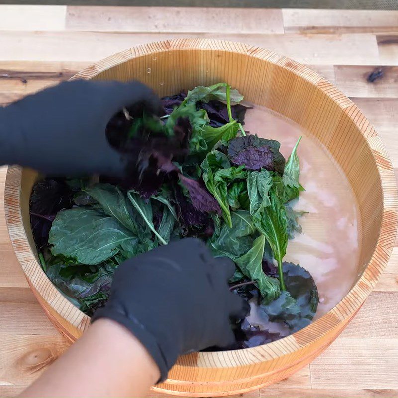 Step 3 Squeezing Perilla Leaves Japanese Apricot - Umaboshi