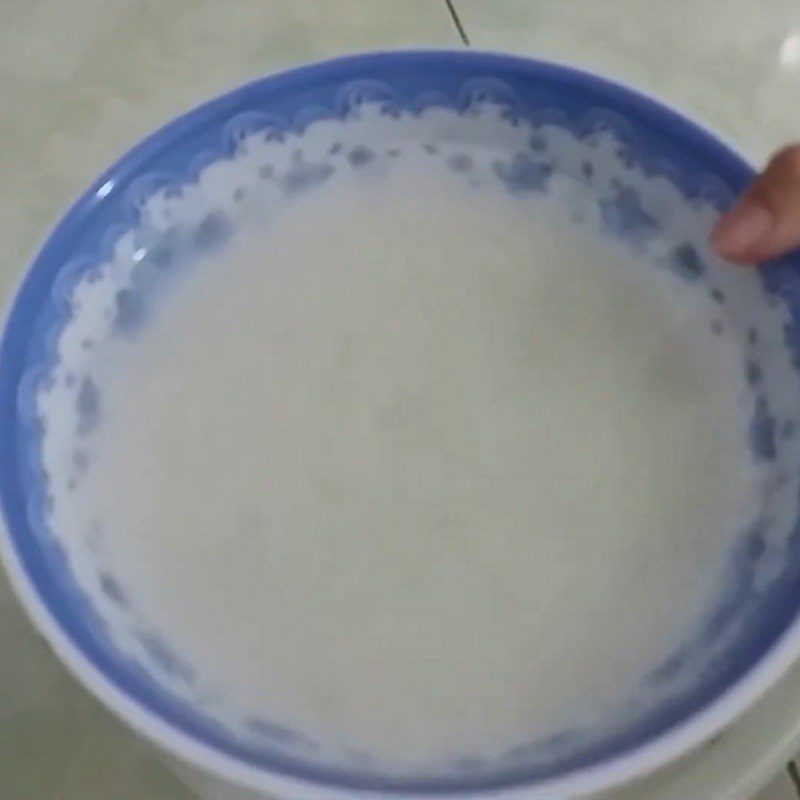 Step 1 Wash and Soak the Rice for Nghệ An Rice Cake