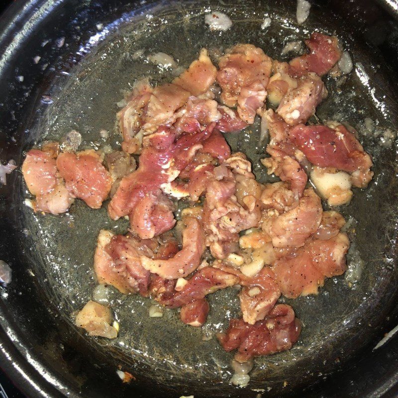 Step 4 Stir-fried dried gourd with meat Dried gourd stir-fried with pork