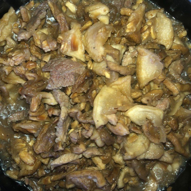 Step 4 Stir-fried dried gourd with meat Dried gourd stir-fried with pork