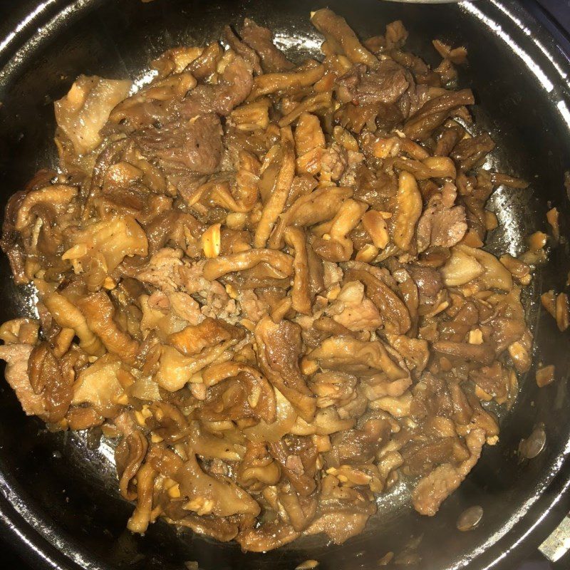 Step 4 Stir-fried dried gourd with meat Dried gourd stir-fried with pork