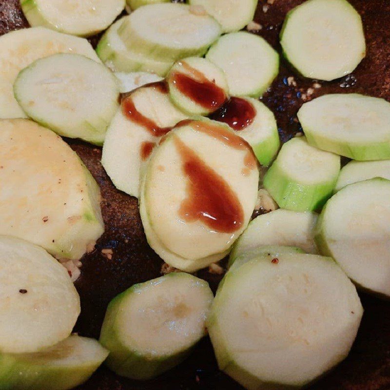 Step 3 Stir-fry zucchini and chicken hearts Stir-fried zucchini with chicken hearts