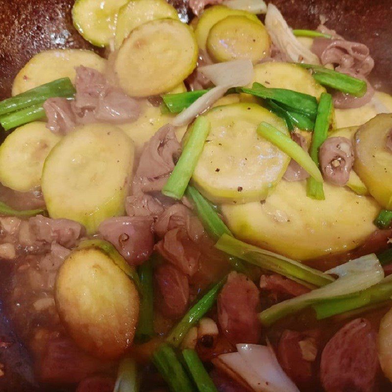 Step 3 Stir-fried zucchini and chicken heart Zucchini stir-fried chicken heart