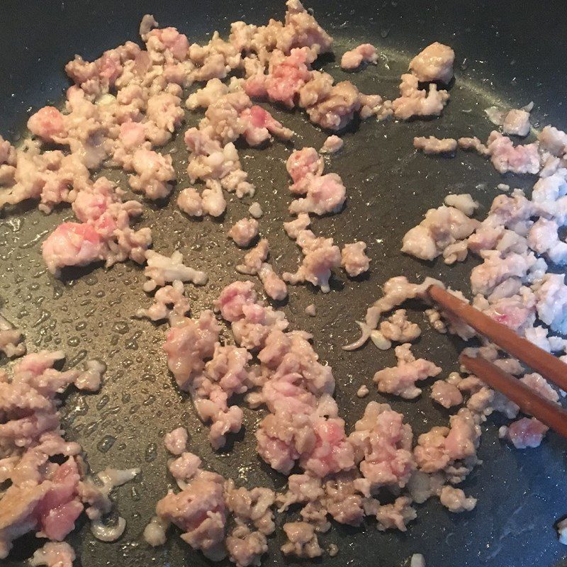 Step 3 Stir-fry eggplant with minced meat Eggplant stir-fried with minced meat