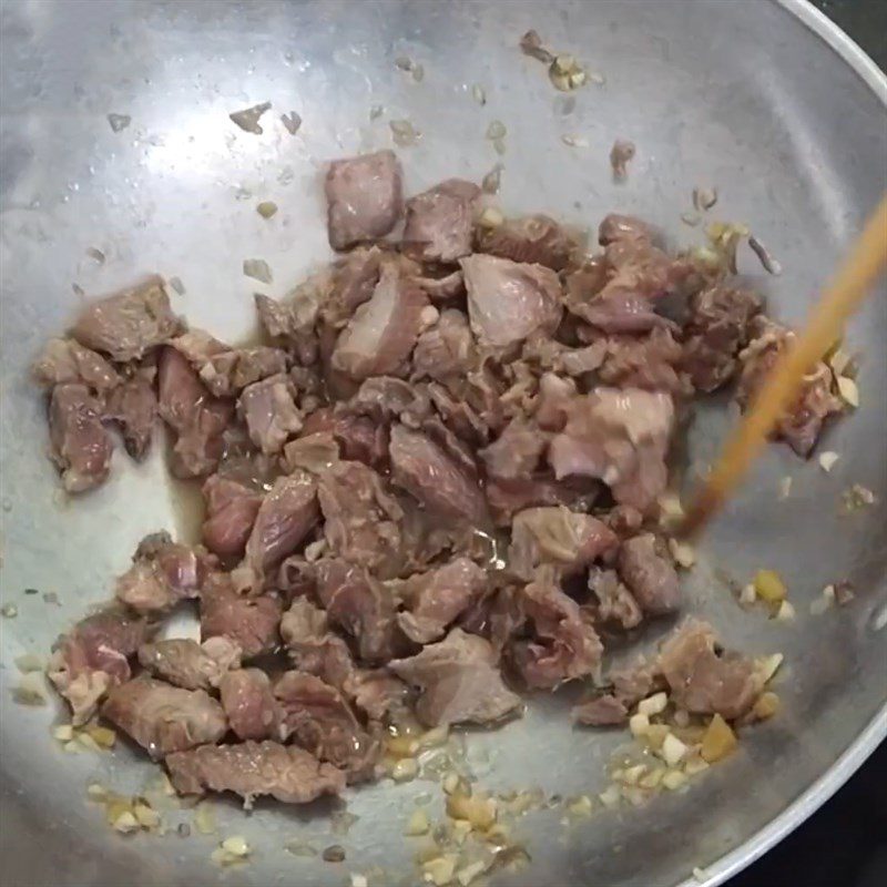 Step 4 Stir-frying the ingredients Stir-fried bok choy with beef