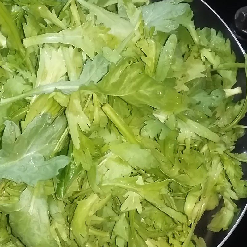 Step 2 Stir-fry mustard greens Stir-fried mustard greens with garlic