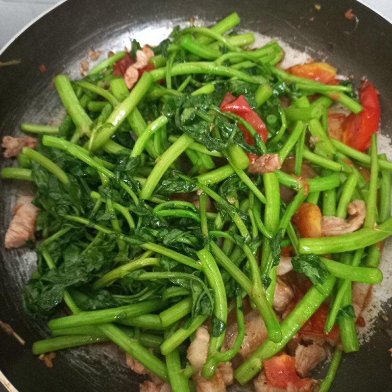 Step 3 Stir-fried Water Spinach How to make stir-fried water spinach with pork