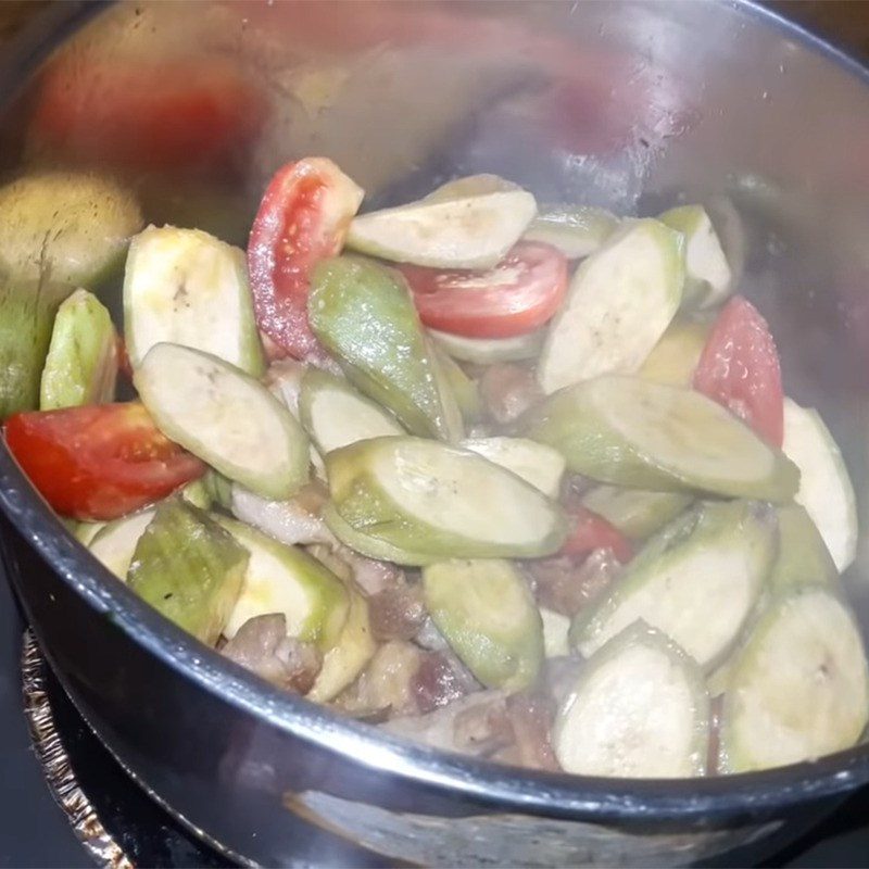 Step 4 Stir-fried Bananas and Tomatoes Banana Soup