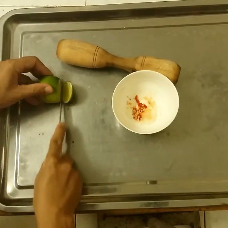 Step 4 Prepare the dipping sauce for grilled frogfish with satay