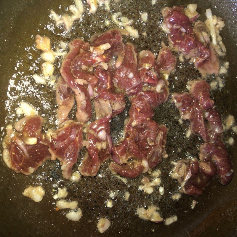 Step 3 Stir-fry green beans with beef Stir-fried green beans with beef