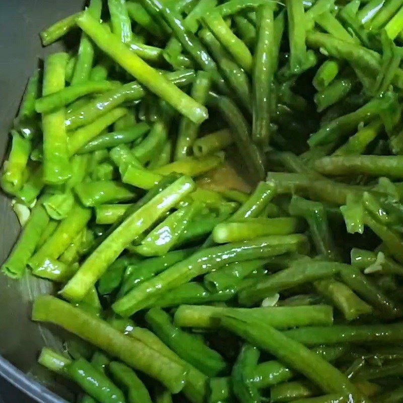 Step 3 Stir-fried green beans Stir-fried beef with green beans