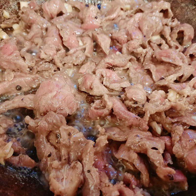 Step 3 Stir-fried Beans and Beef Brisket Beef brisket stir-fried with green beans