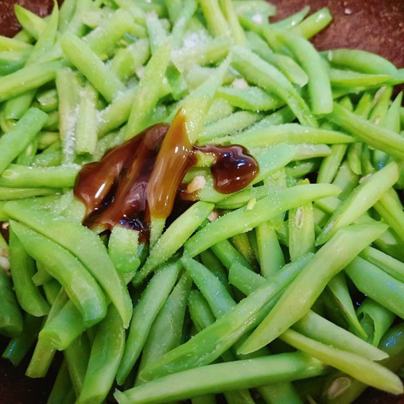 Step 3 Stir-fried Beans and Beef Brisket Beef brisket stir-fried with green beans