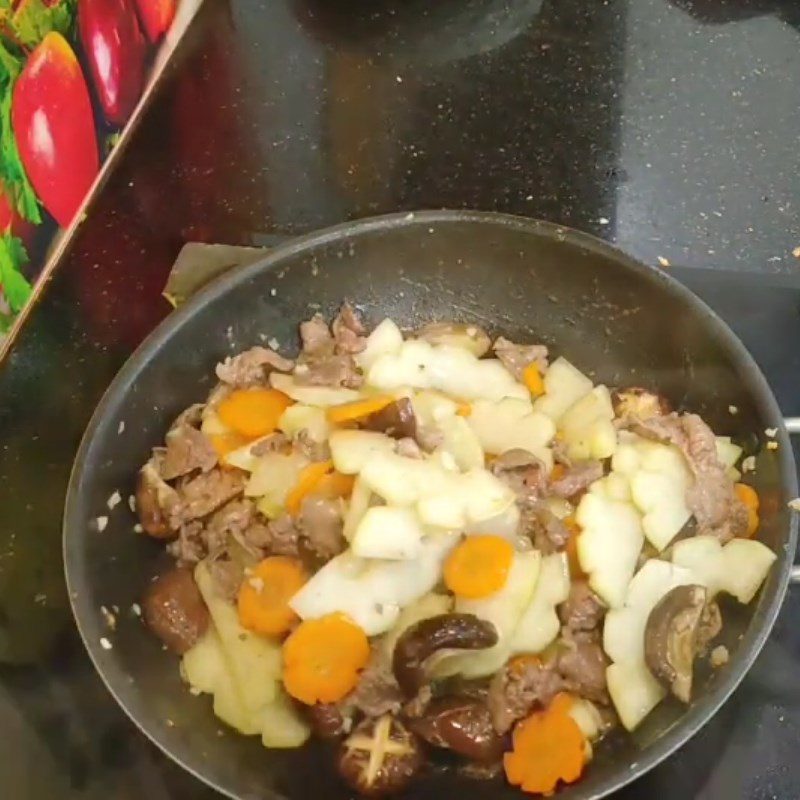 Step 4 Stir-fry papaya Papaya stir-fried beef