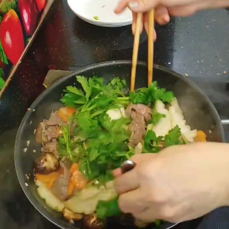 Step 4 Stir-fry papaya Papaya stir-fried beef